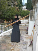 Ударение в деревянное било в монастыре св. Марии Магдалины
